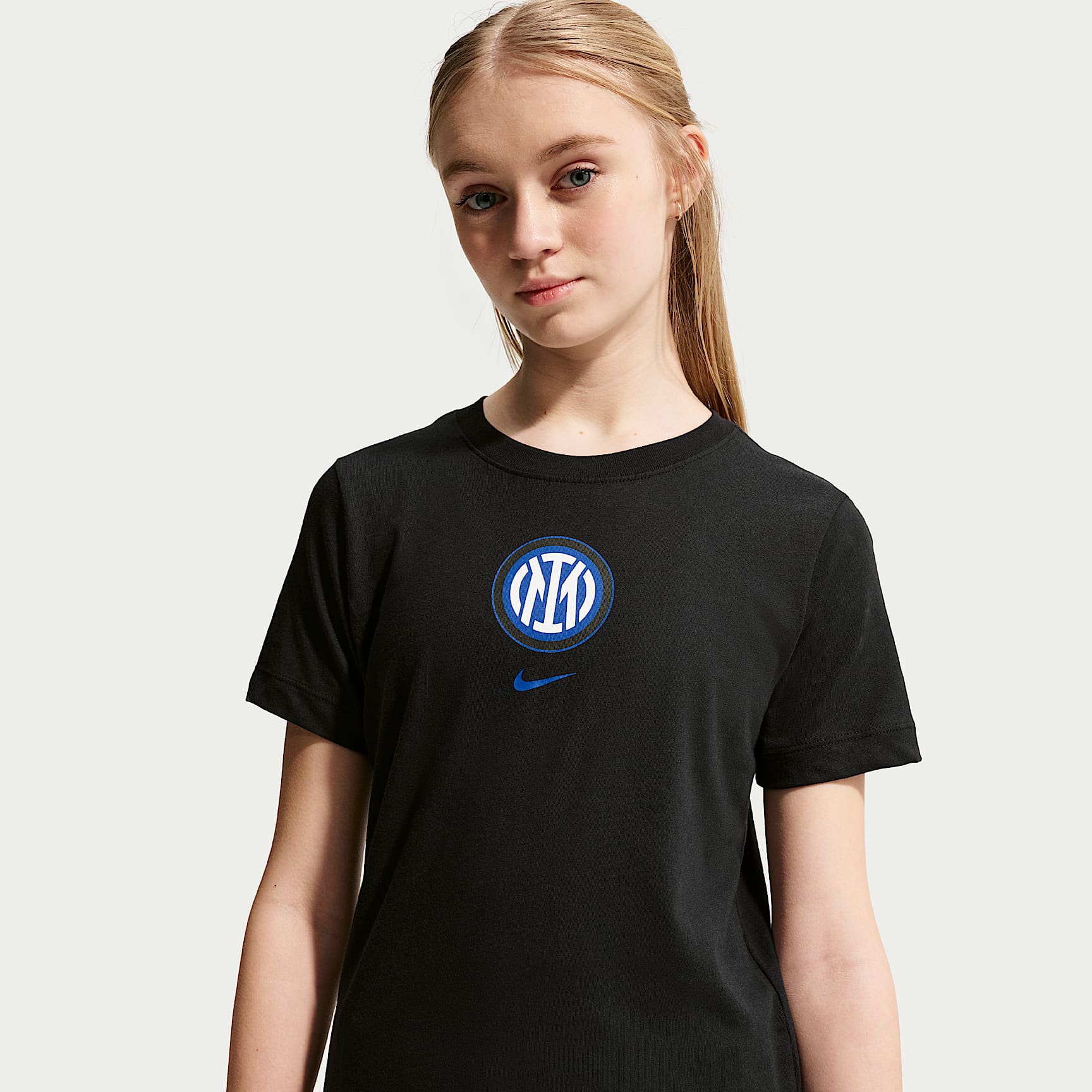 Inter Milan Older Kids' Nike Football T-Shirt. Nike LU